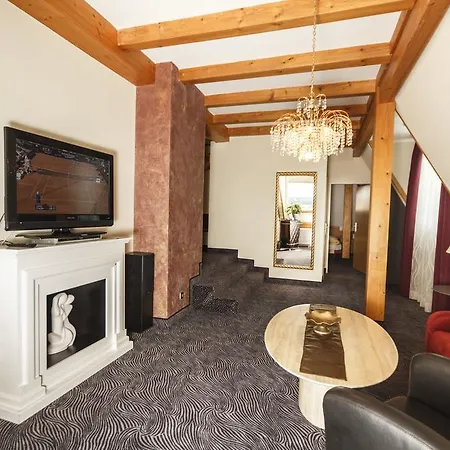 Rebgarten Adler 酒店 3*