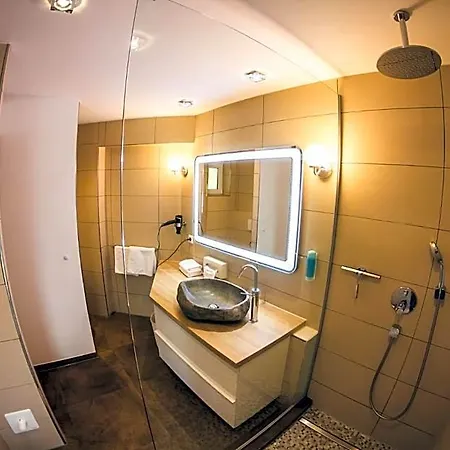 فندق Rebgarten Adler 3*